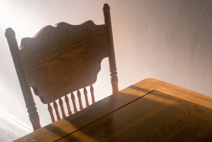 empty chair: thanksgiving tables in american in 2025 will increasingly have empty chairs due to US immigration policy: